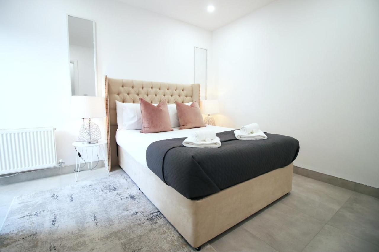 New Spacious 2 Bed Getaway - Private Courtyard! - Underfloor Heating Cardiff Eksteriør bilde