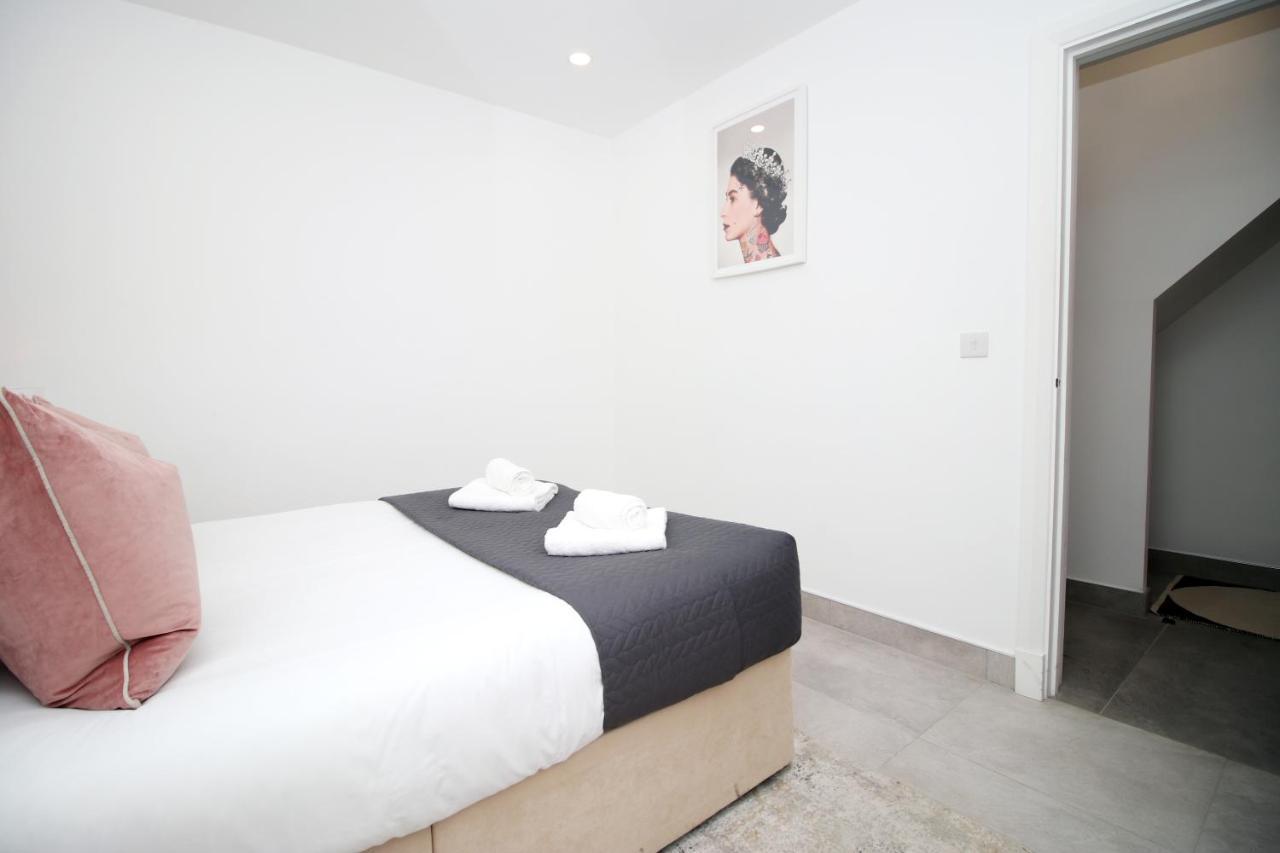 New Spacious 2 Bed Getaway - Private Courtyard! - Underfloor Heating Cardiff Eksteriør bilde