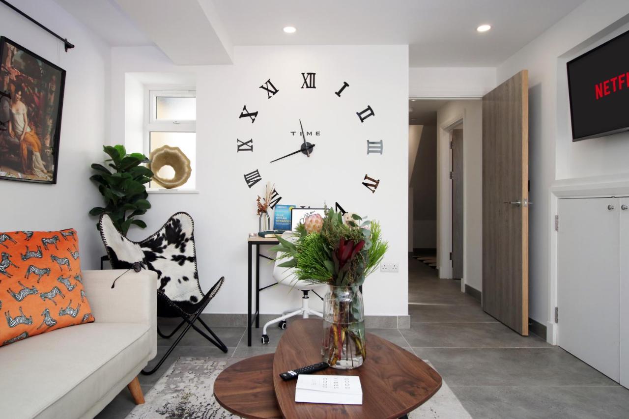 New Spacious 2 Bed Getaway - Private Courtyard! - Underfloor Heating Cardiff Eksteriør bilde